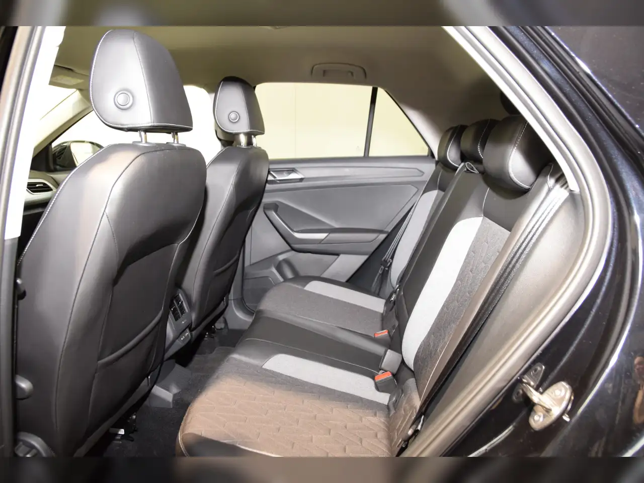 Volkswagen T-Roc TDI Goal DSG AHK - Navi 9
