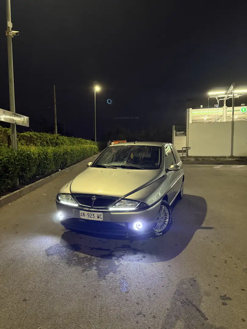 Lancia Y 1.2 16v LX - 2