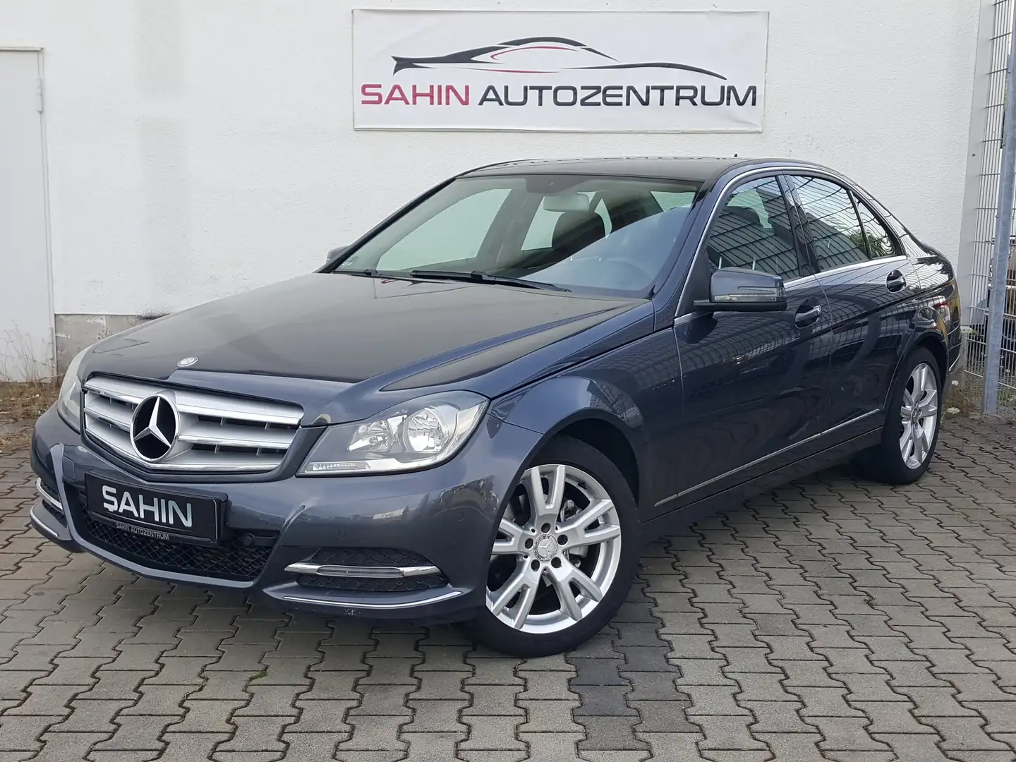 Mercedes-Benz C 180 CGI BlueEfficiency Navi PTS Scheckheft Gris - 1