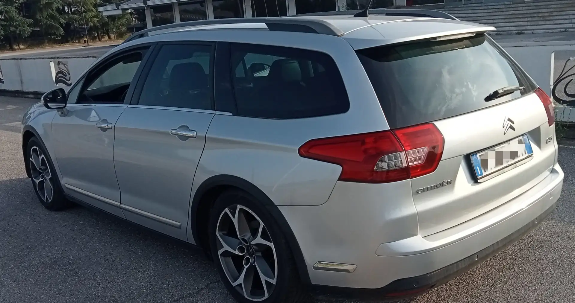 Citroen C5 Tourer 2.0 bluehdi Executive 180cv . - 1