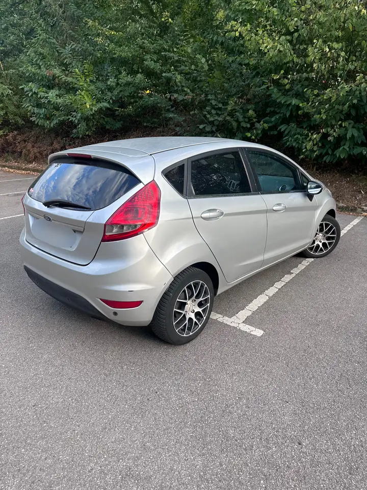 Ford Fiesta 5 portes — photo 6
