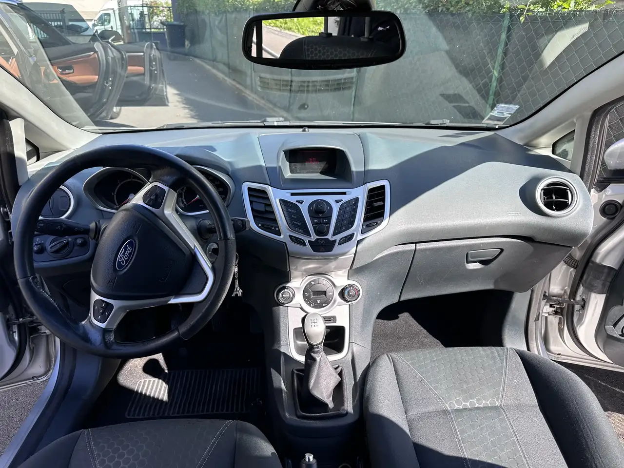 Ford Fiesta 5 portes — photo 10