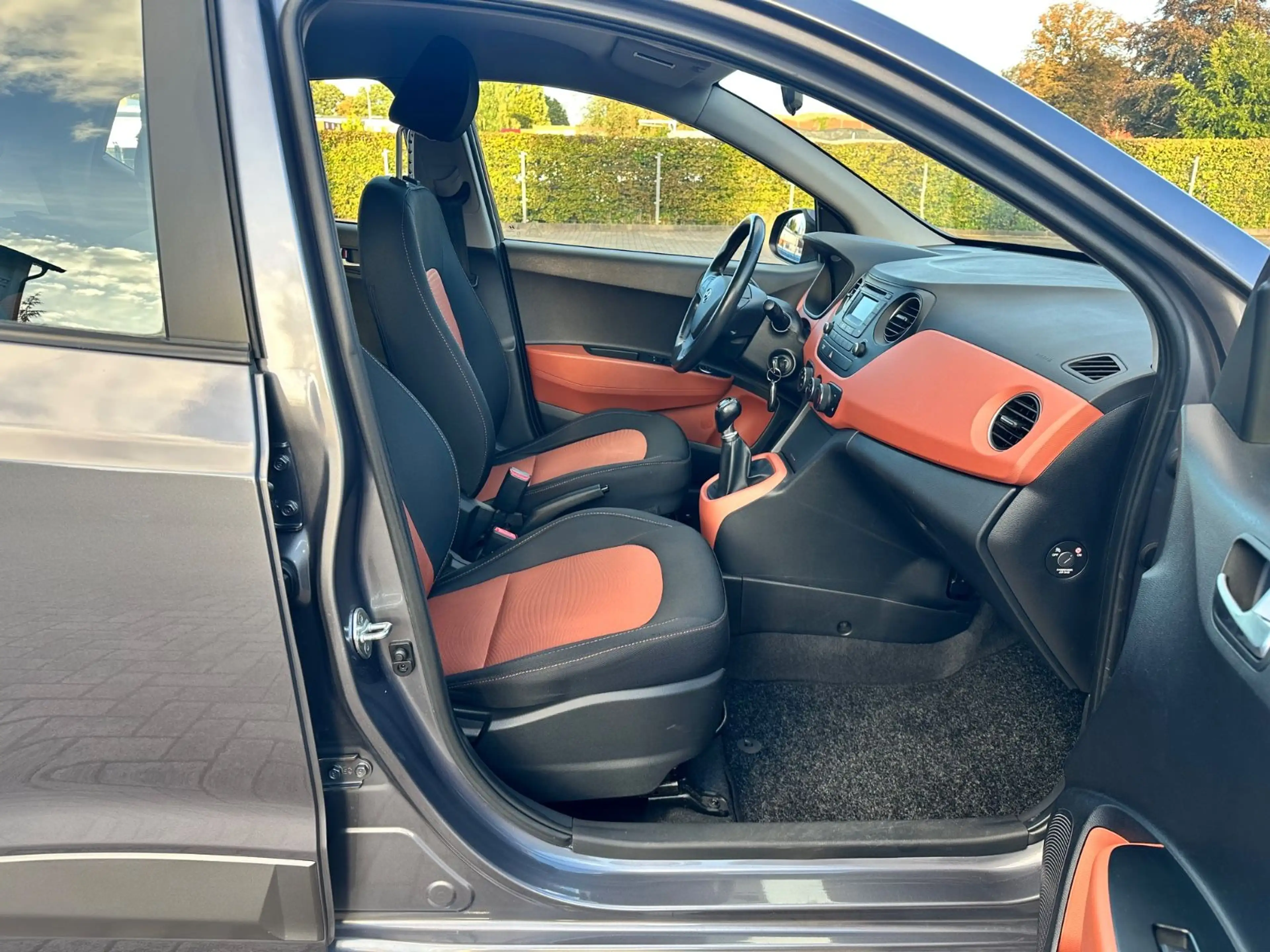 Hyundai i10 1.2 FIFA World Cup Edit. STZHZ*LRHZ*ALU*87PS — photo 11