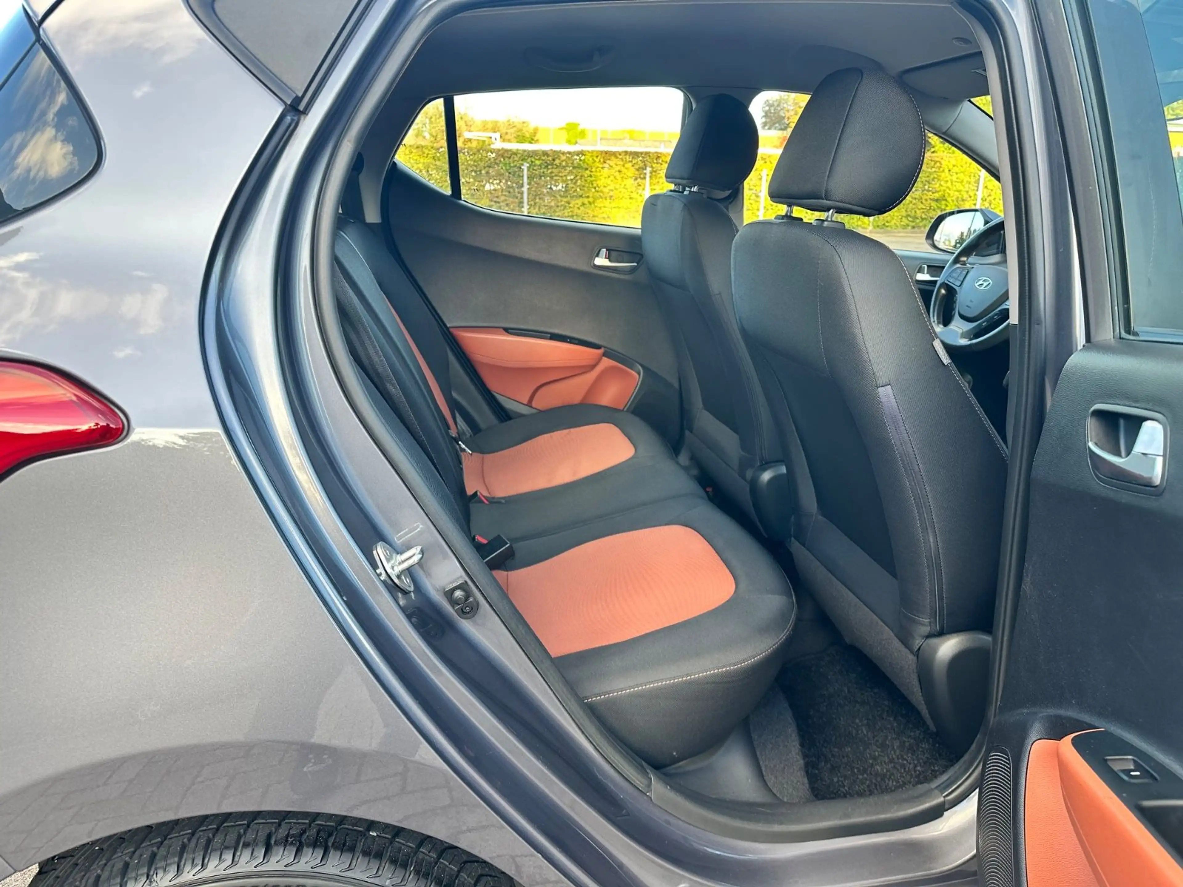 Hyundai i10 1.2 FIFA World Cup Edit. STZHZ*LRHZ*ALU*87PS — photo 14