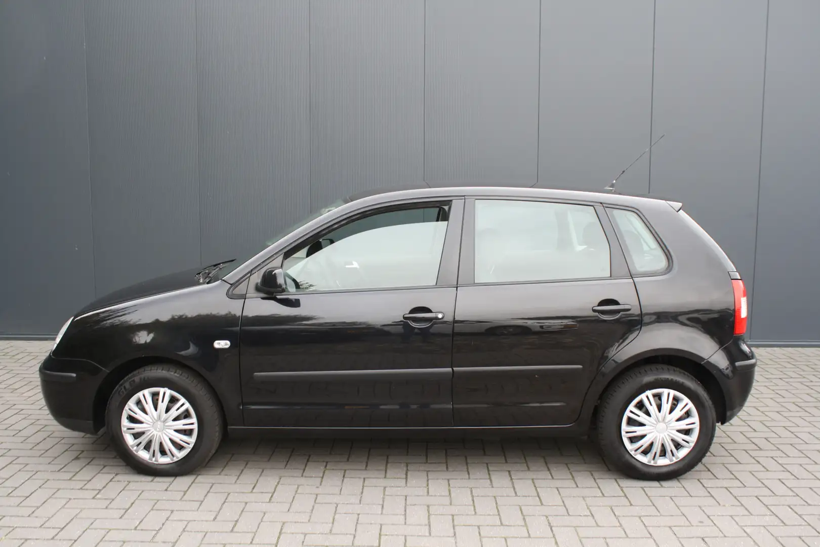 Volkswagen Polo 1.4-16V Highline - AIRCO - 5-DEURS Noir - 2