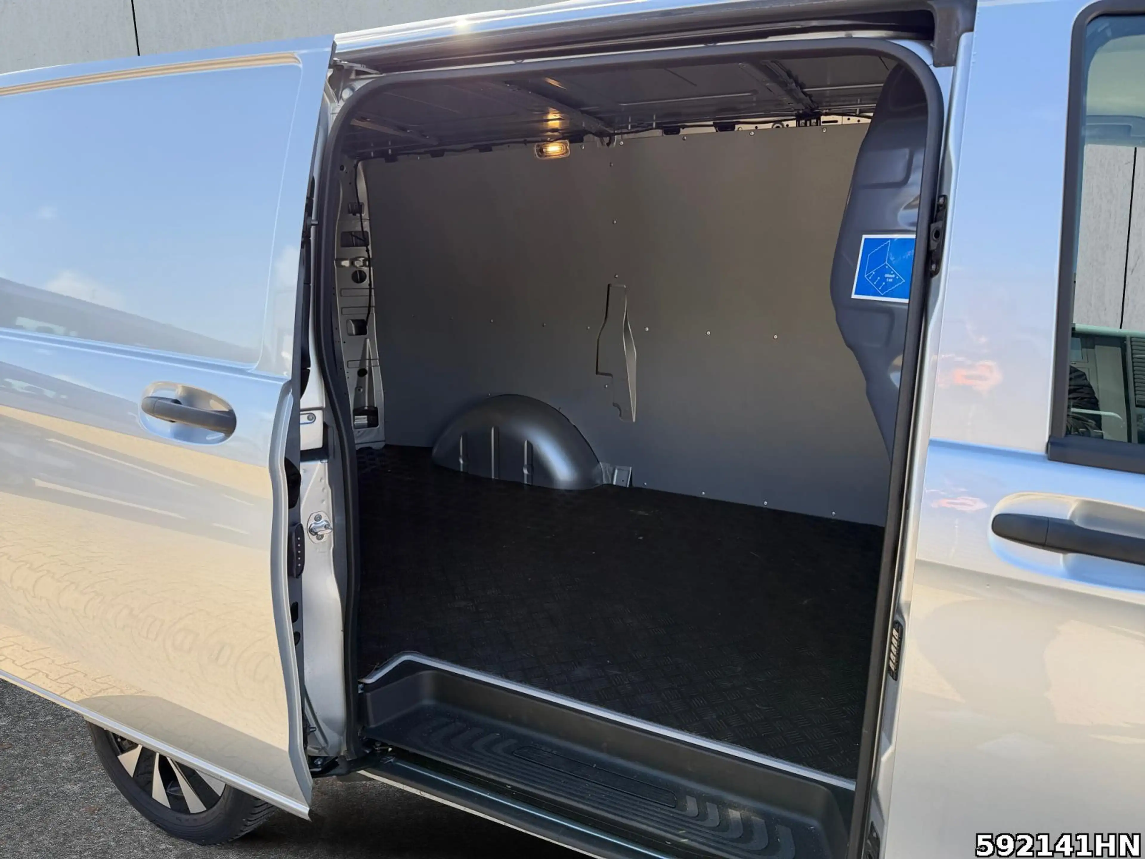 Mercedes-Benz Vito 114 L SELECT *MULTIBEAM*AHK*LEDER*9G-TRONIC — photo 11