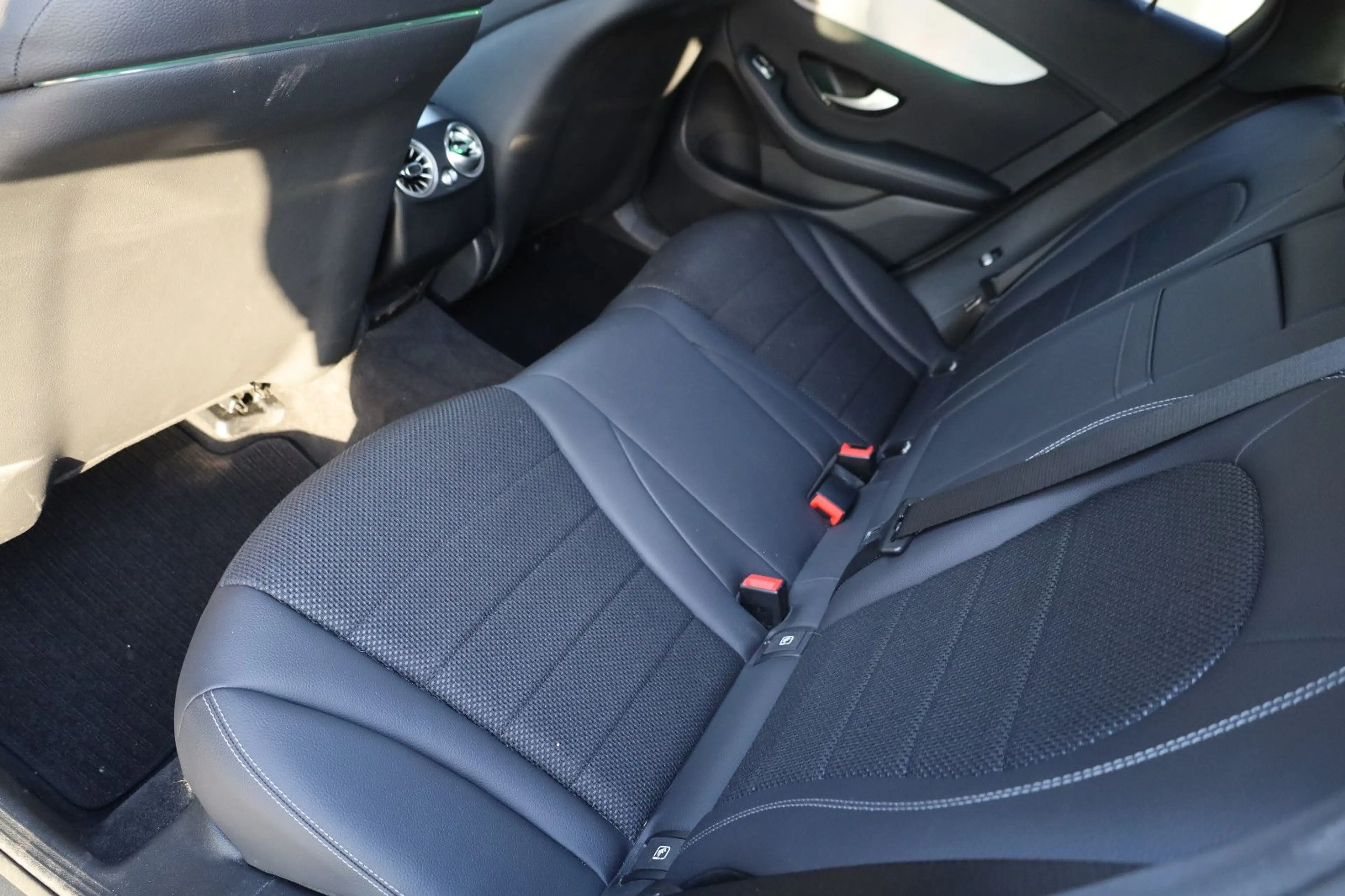 Mercedes-Benz GLC 250 d 4Matic AHK — photo 8