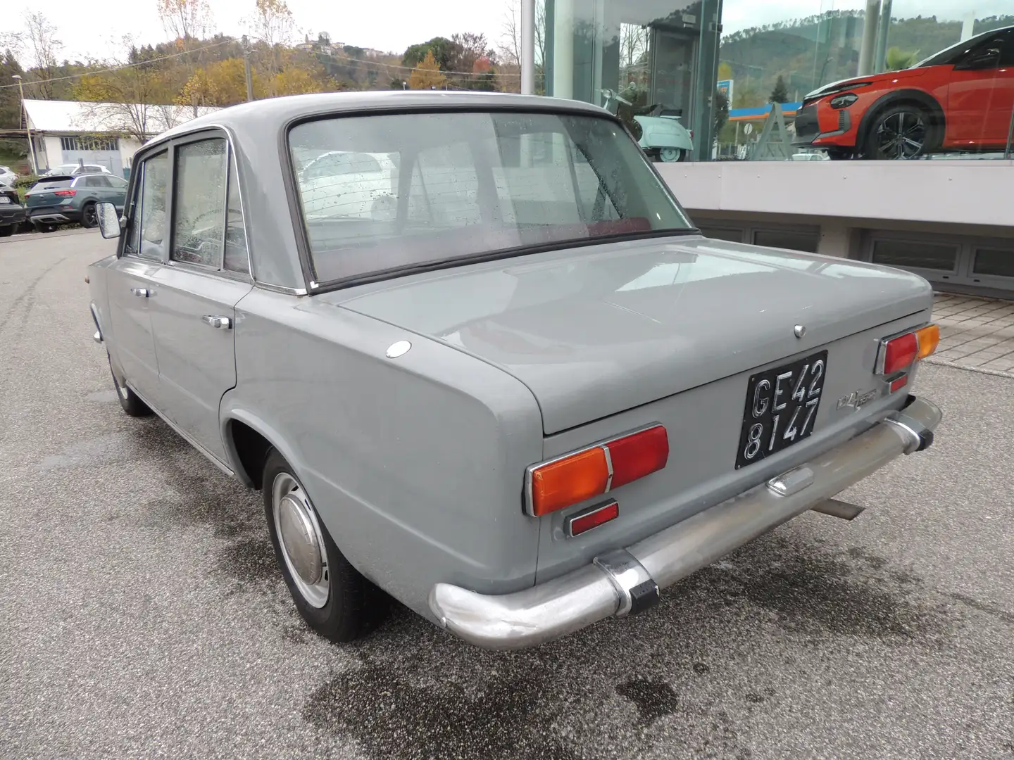 Fiat 124 Coupè (VERSIONE BERLINA ) Gris - 2