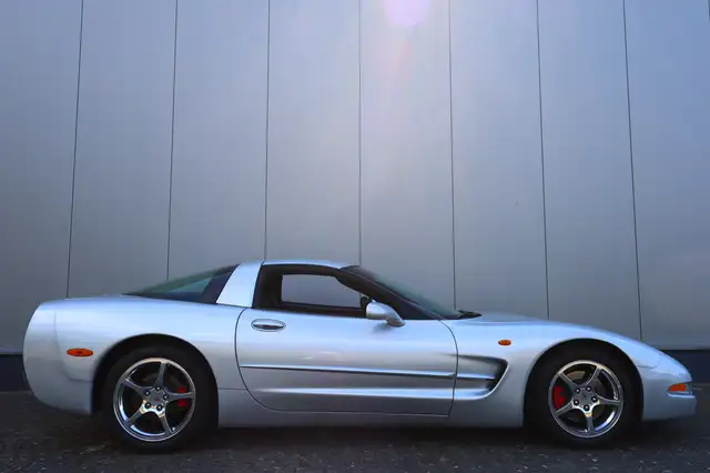 Chevrolet Corvette C5 50th ANNIVERSARY 6-bak