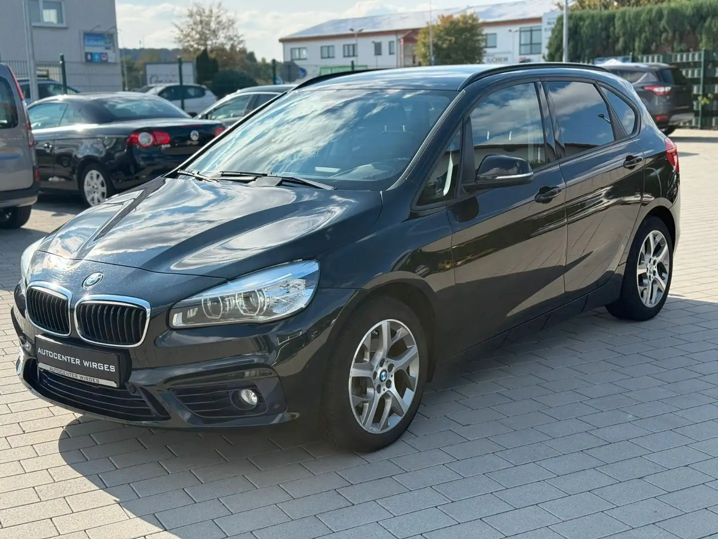 BMW 218 Baureihe 2 Active Tourer 218 d Schwarz - 1