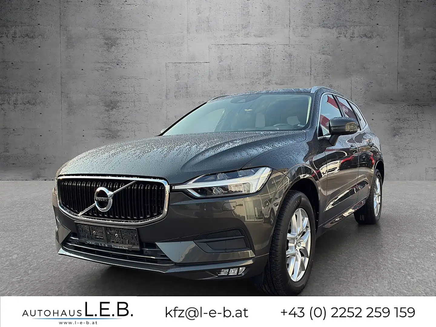 Volvo XC60 B4 Momentum Pro AWD Geartronic Grau - 1