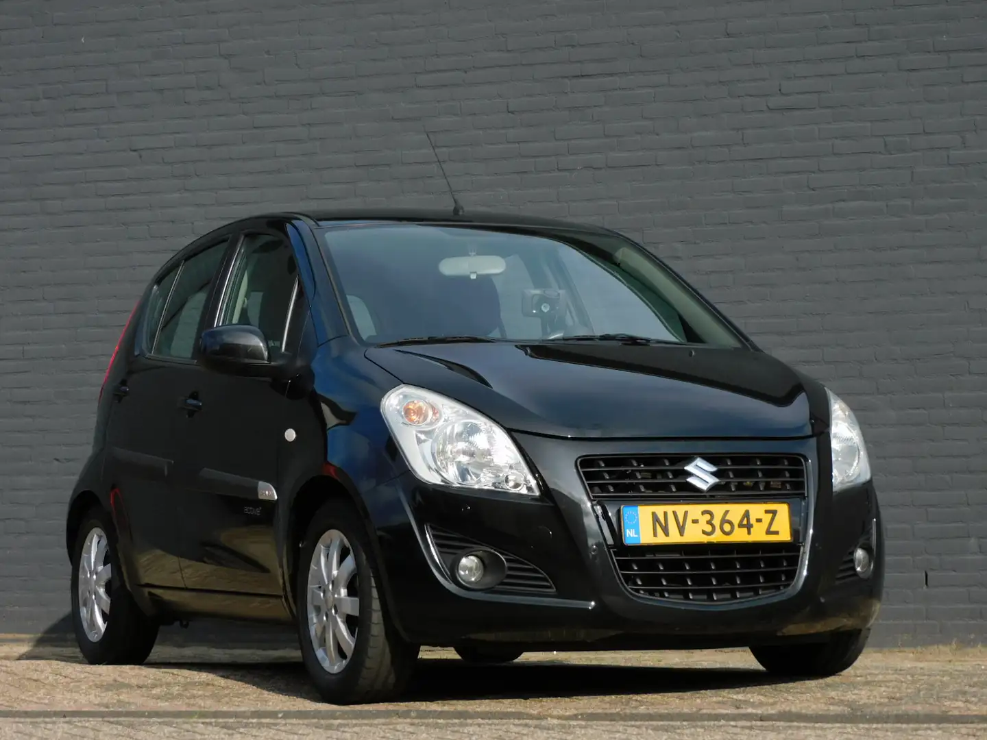Suzuki Splash 1.2 Exclusive TOPSTAAT! DEALER ONDERHOUDEN! NAVI! Noir - 2