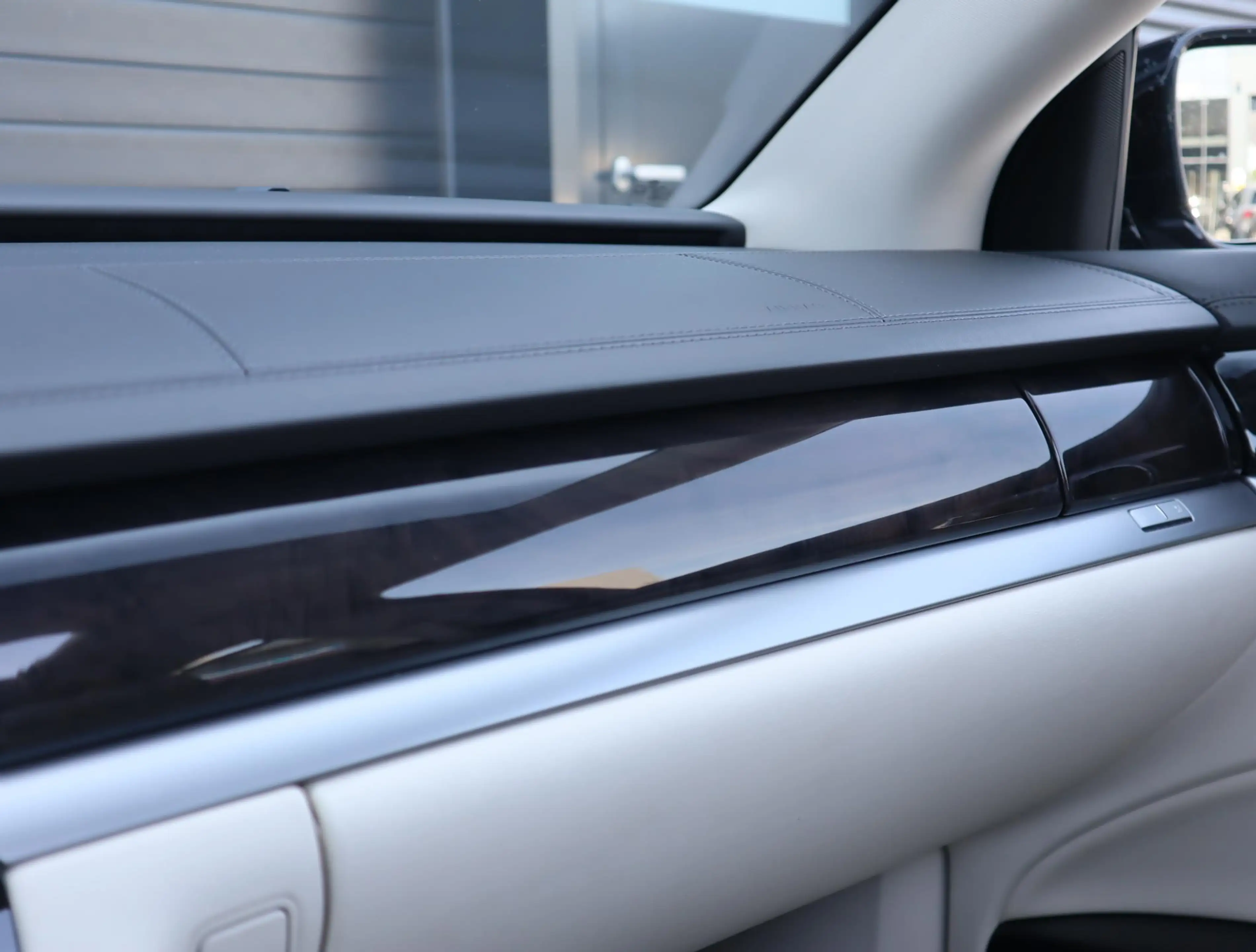 Volkswagen Phaeton 4.2 V8 4p. Lang Highline | Uniek | Chauffeur Pakke — photo 48