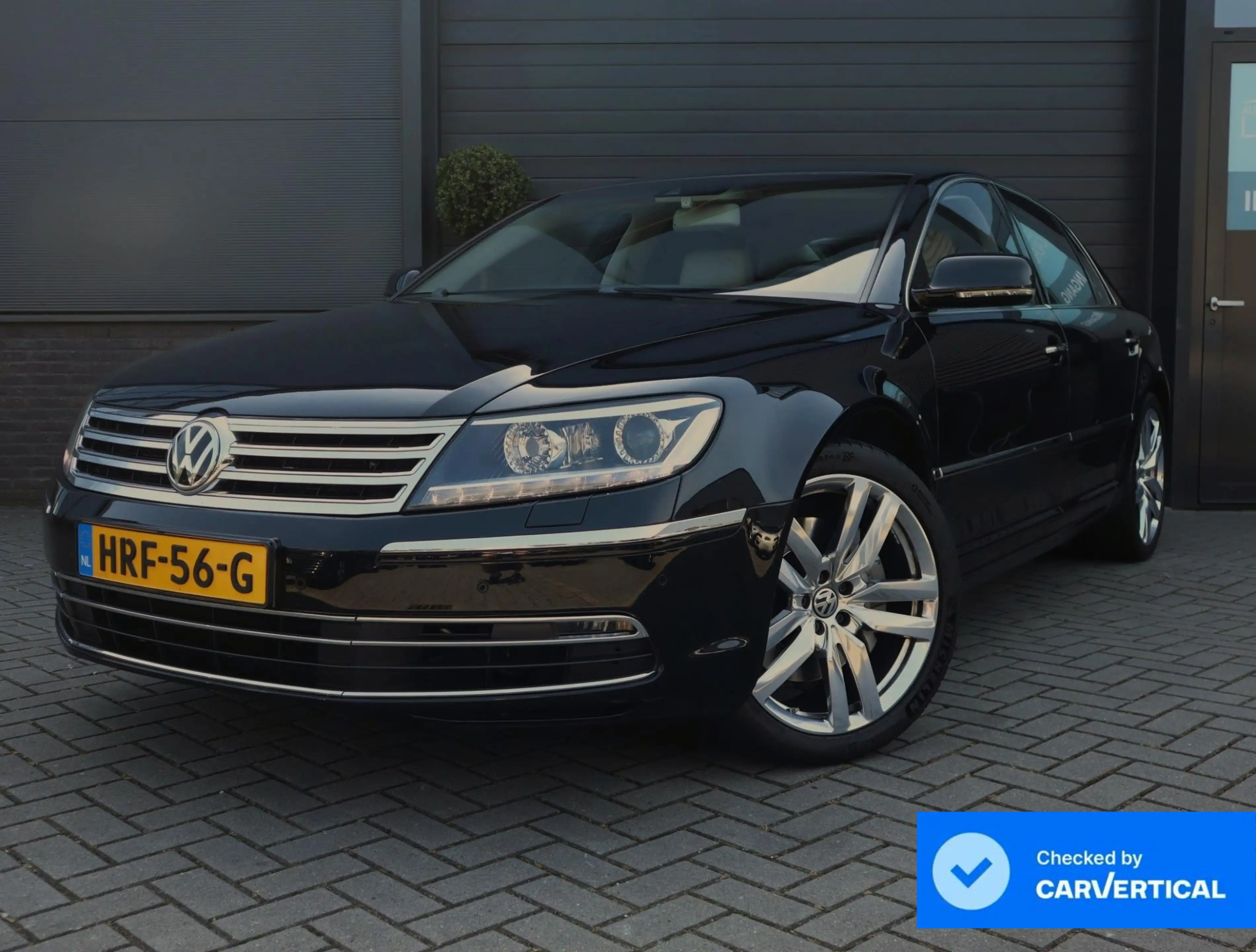 Volkswagen Phaeton 4.2 V8 4p. Lang Highline | Uniek | Chauffeur Pakke