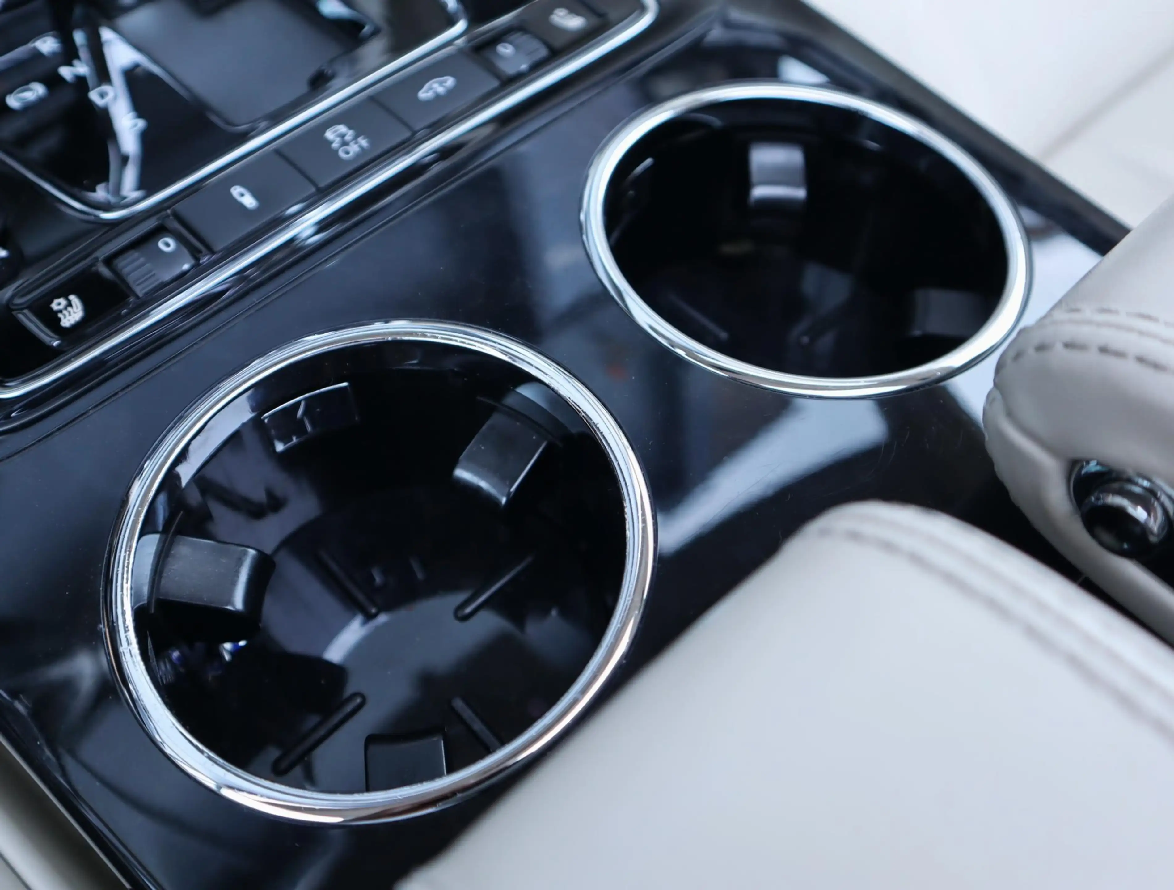 Volkswagen Phaeton 4.2 V8 4p. Lang Highline | Uniek | Chauffeur Pakke — photo 39