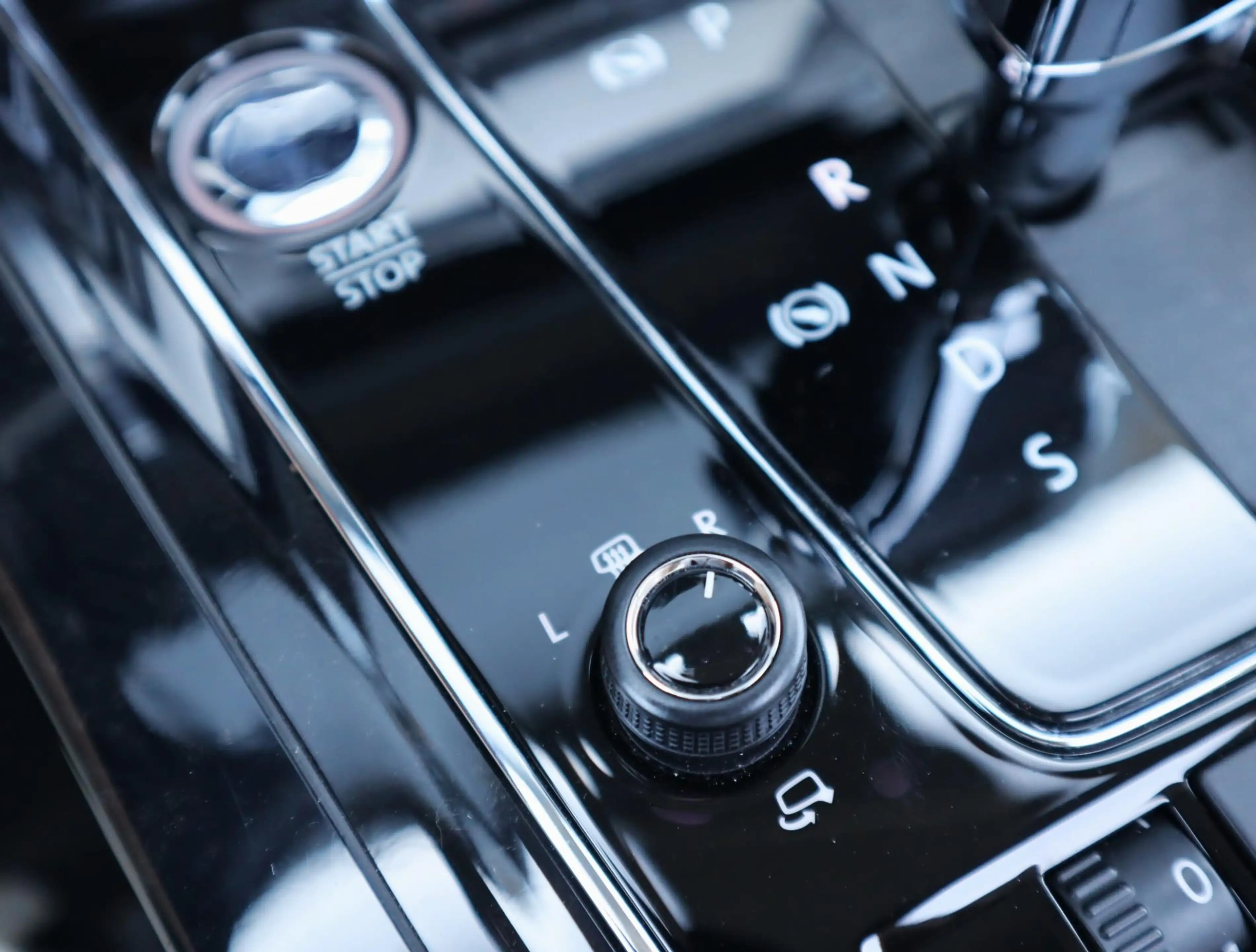 Volkswagen Phaeton 4.2 V8 4p. Lang Highline | Uniek | Chauffeur Pakke — photo 34