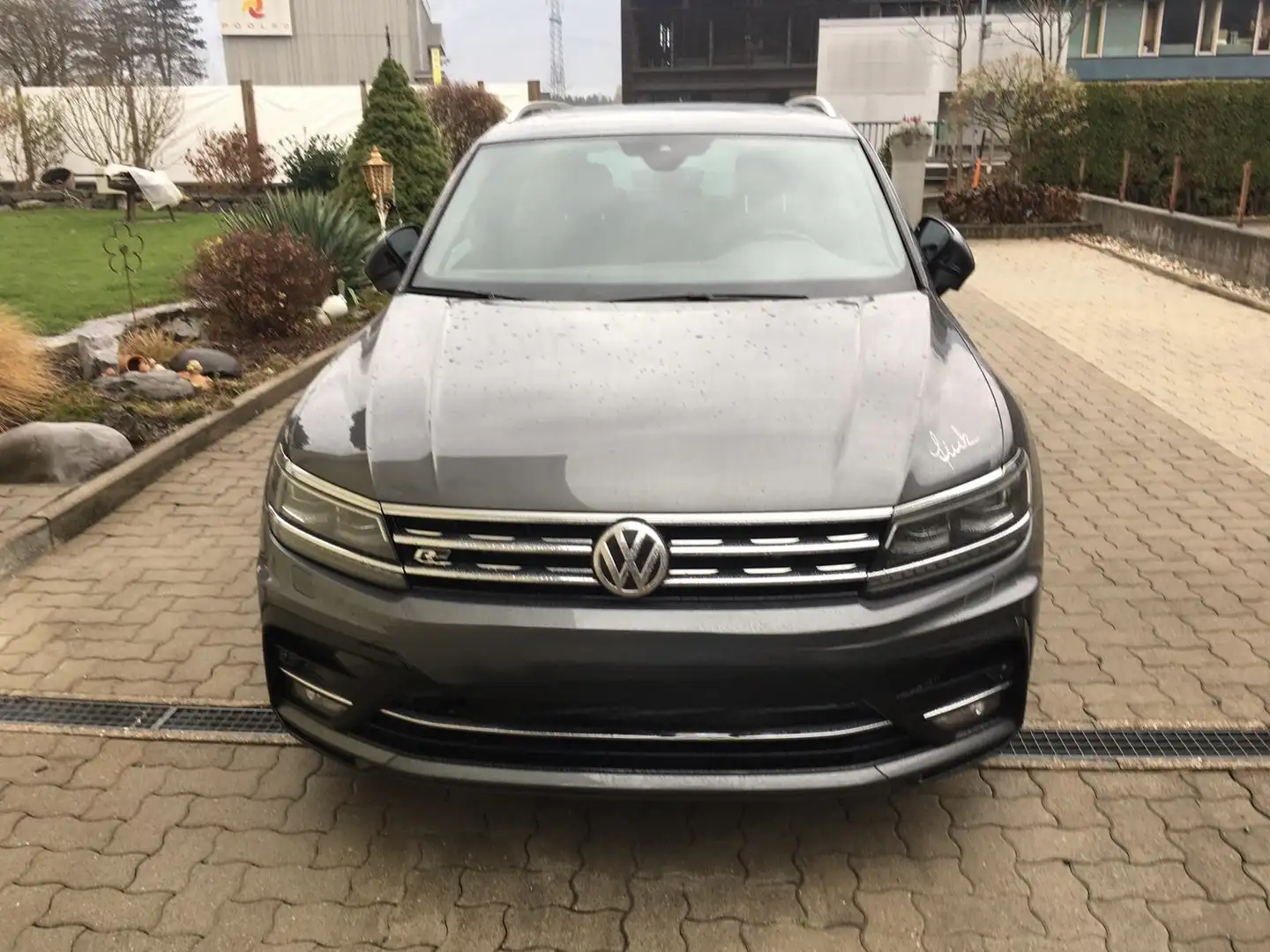 Volkswagen Tiguan Tiguan 2,0 TDI SCR 4Motion Highline DSG Highline Grau - 1