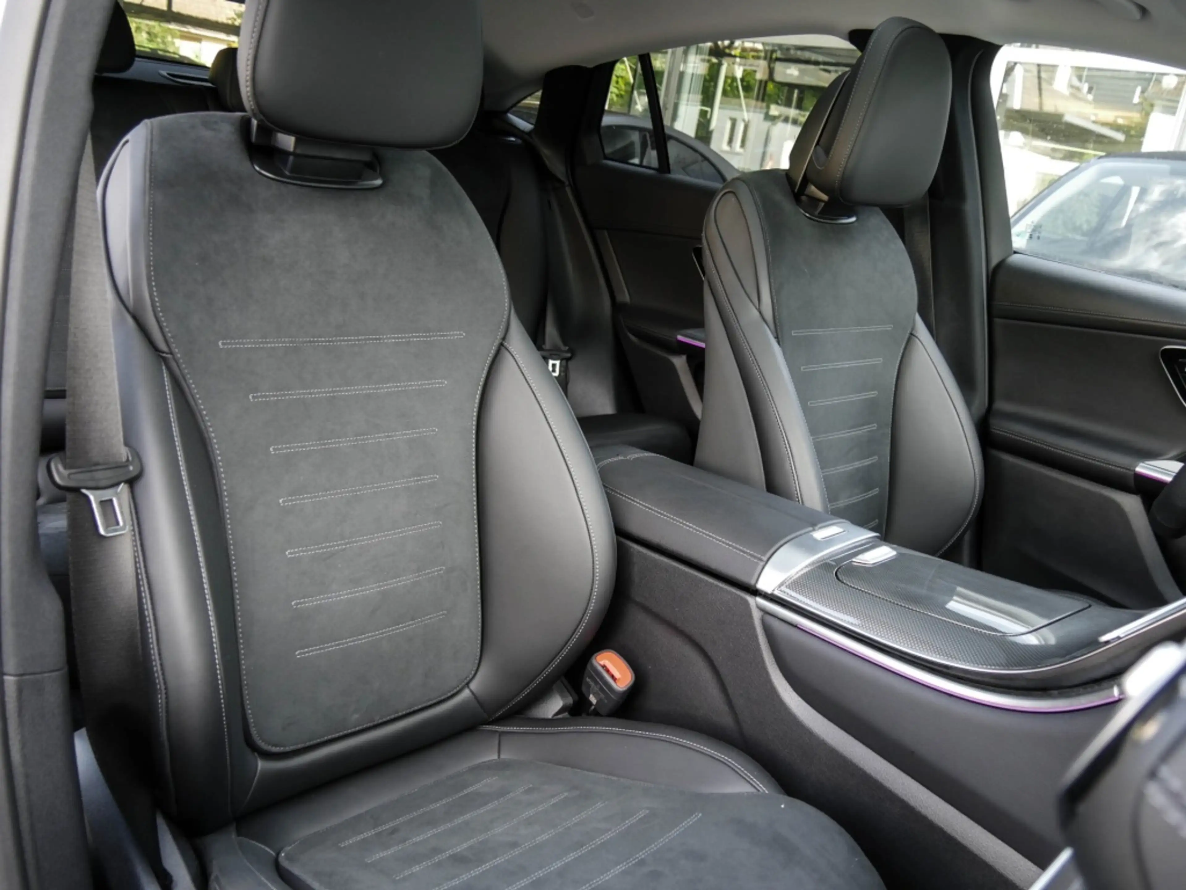 Mercedes-Benz GLC 200 4M Cp AMG-Sport/Pano/AHK/360/Night/Memo — photo 7