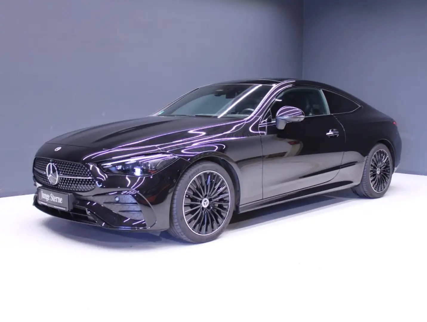 Mercedes-Benz CLE 200 Coupé AMG Premium+Night+Pano+Memory+360° Zwart - 1