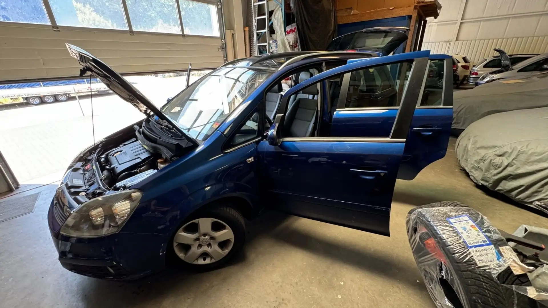 Opel Zafira B EditVoll!NaviPanoLeder ERST LESEN!!FP!! Blauw - 1