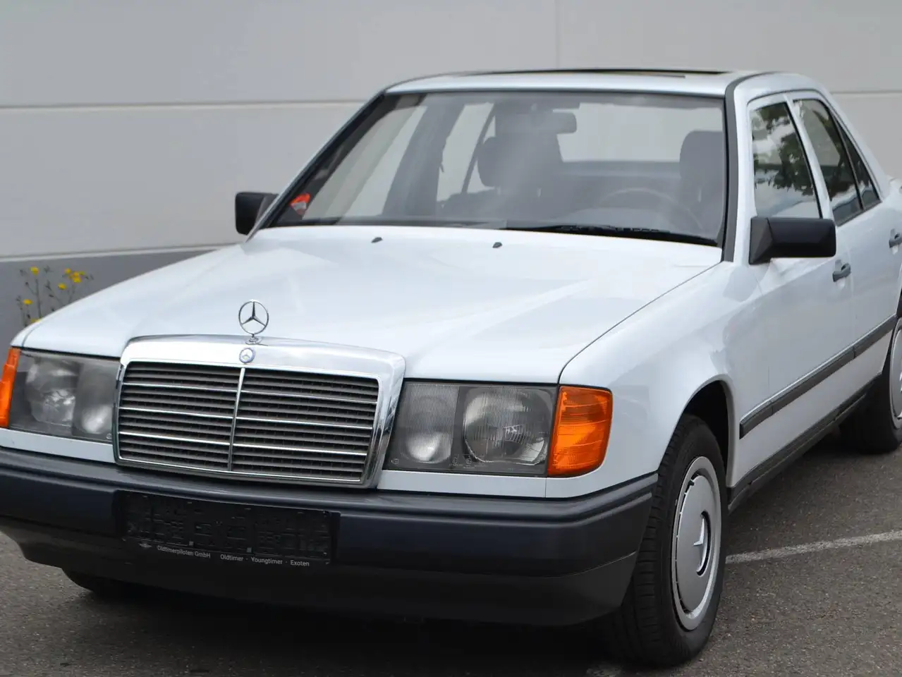 Mercedes-Benz E 200 Diesel*El. SSD*OLDTIMER*, foto 1