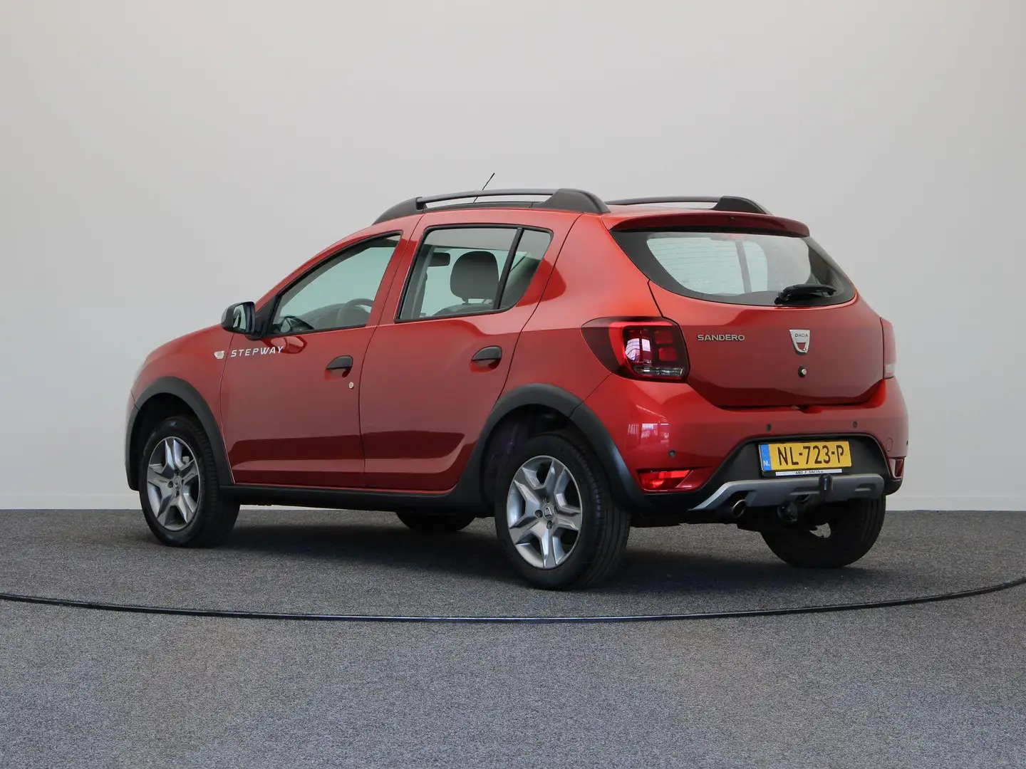 Dacia Sandero TCe 90pk Bi-Fuel Serie Limiteé Stepway | Trekhaak Rood - 2