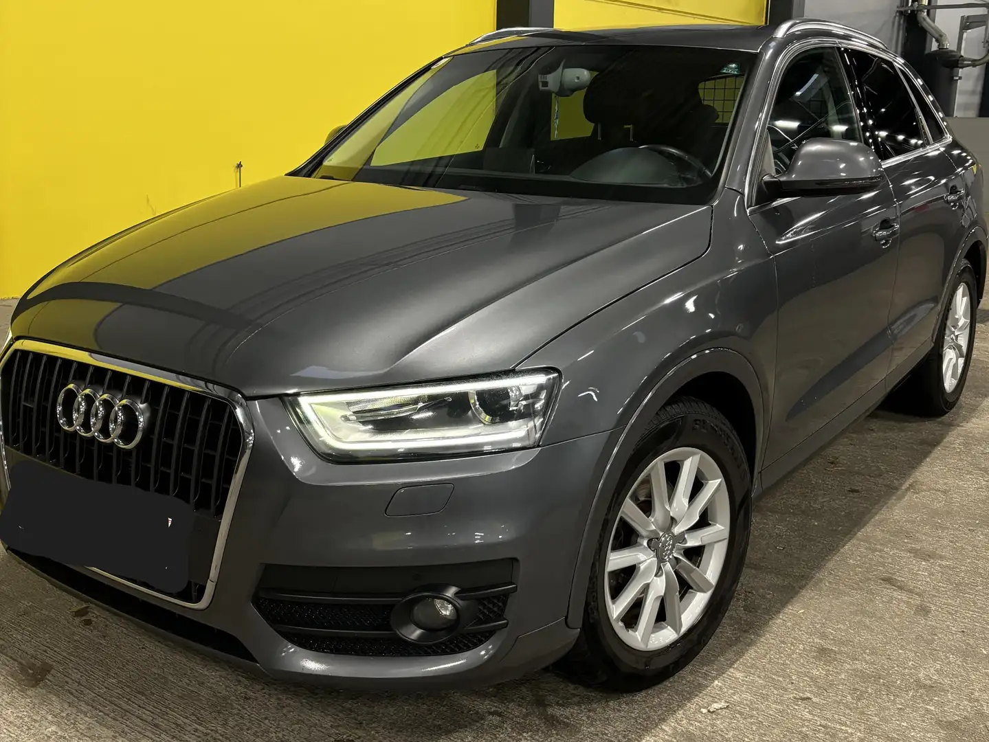 Audi Q3 Q3 2,0 TDI quattro DPF S-tronic Grau - 1