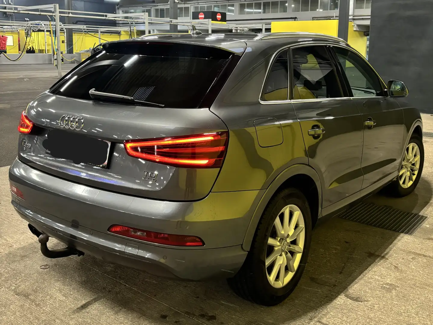 Audi Q3 Q3 2,0 TDI quattro DPF S-tronic Grau - 2