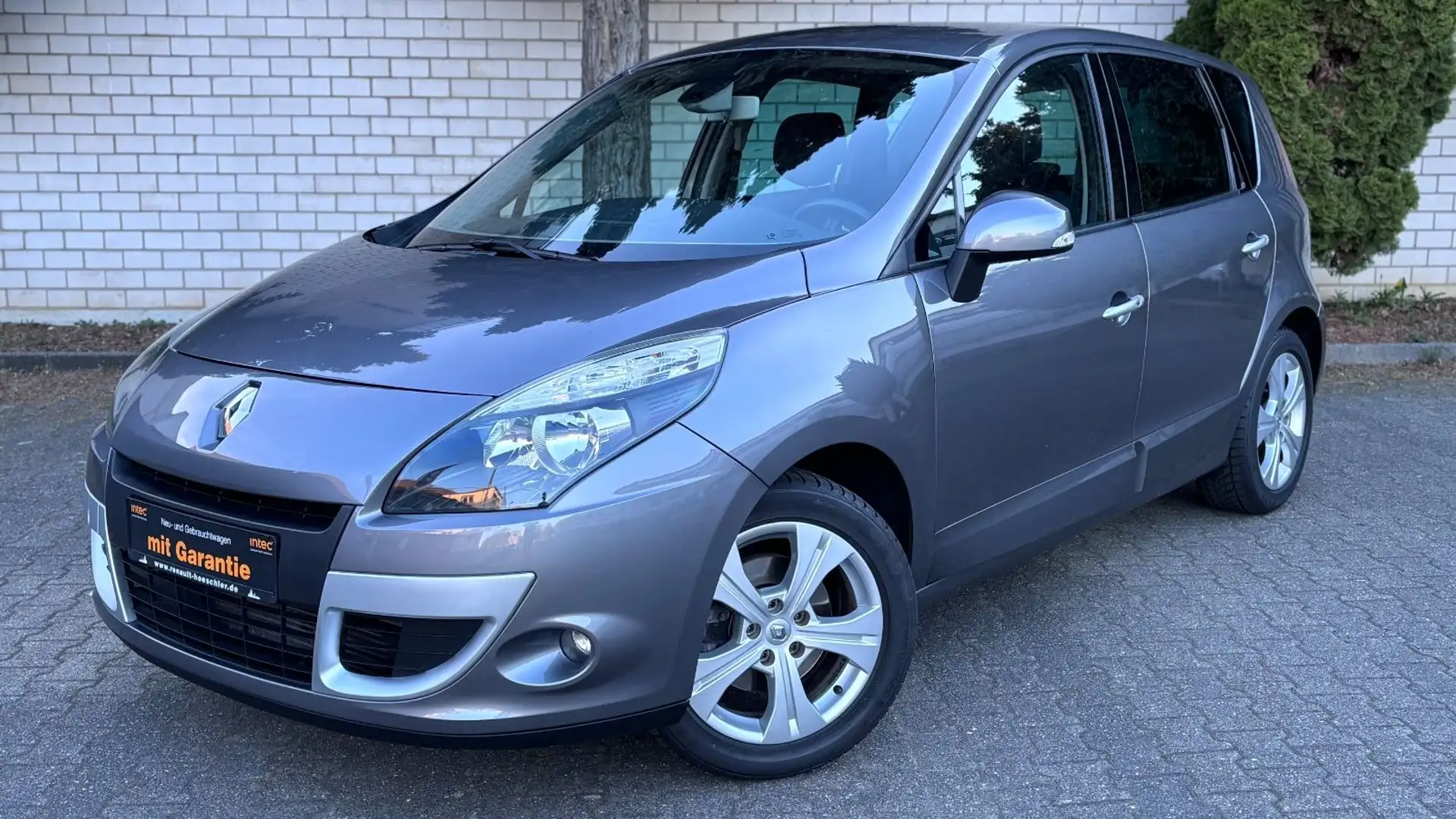 Renault Scenic III Dynamique 1.4 TCe 130 /Anhänger siva - 2