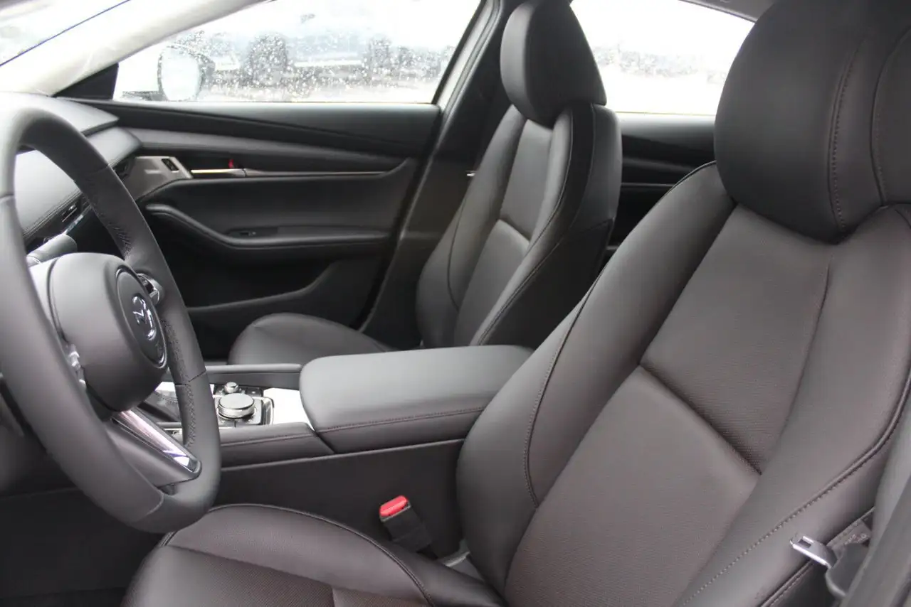Mazda 3 снимка Mazda 3