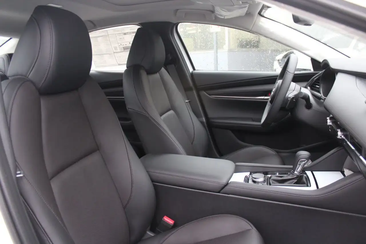 Mazda 3 снимка Mazda 3