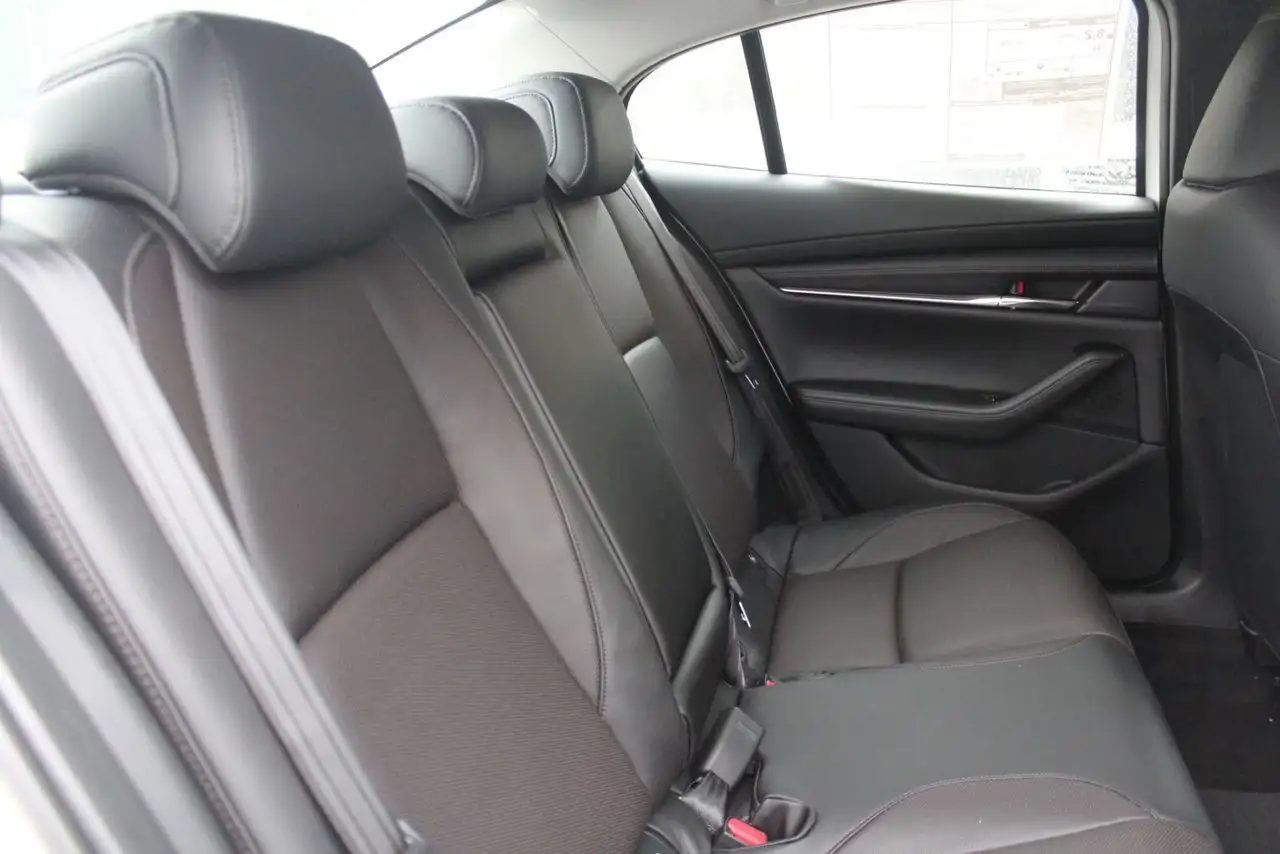 Mazda 3 снимка Mazda 3