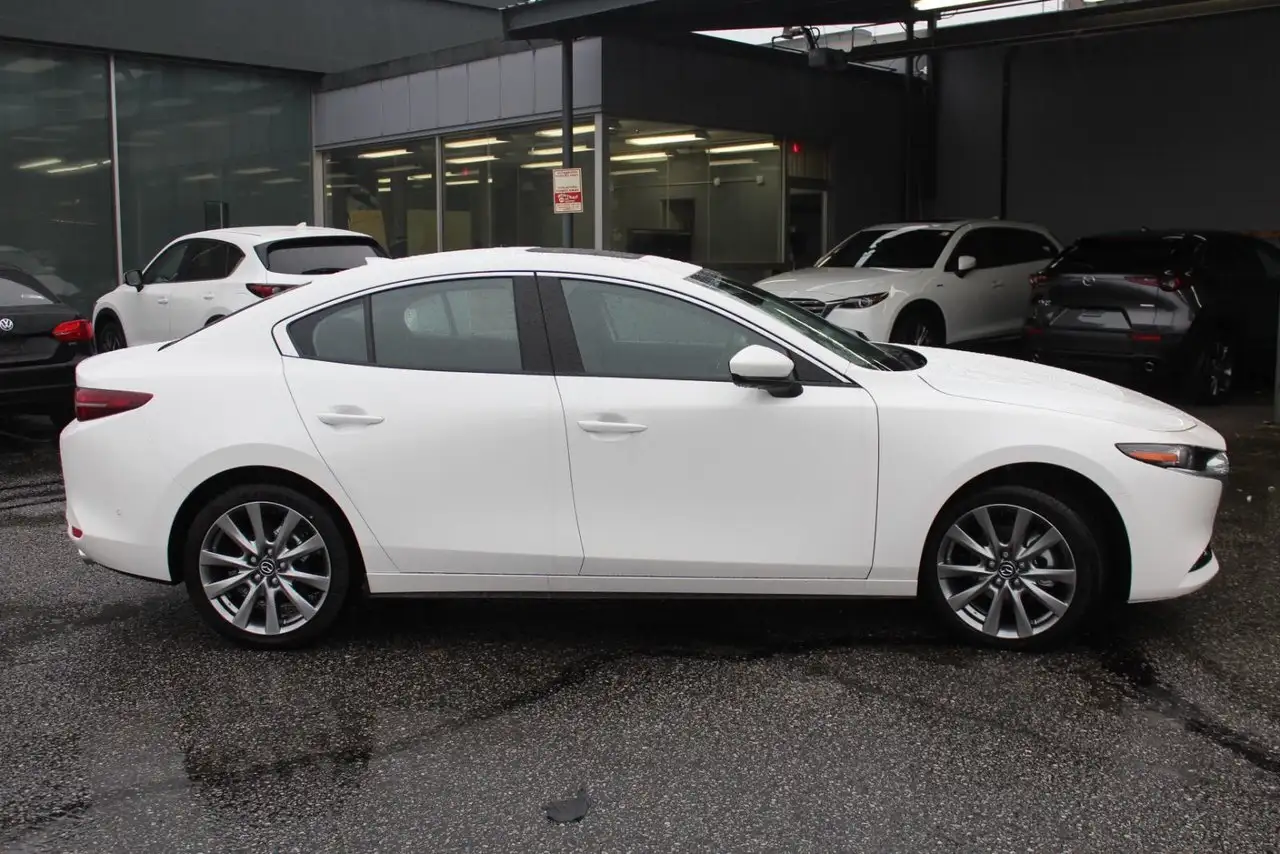 Mazda 3 снимка Mazda 3