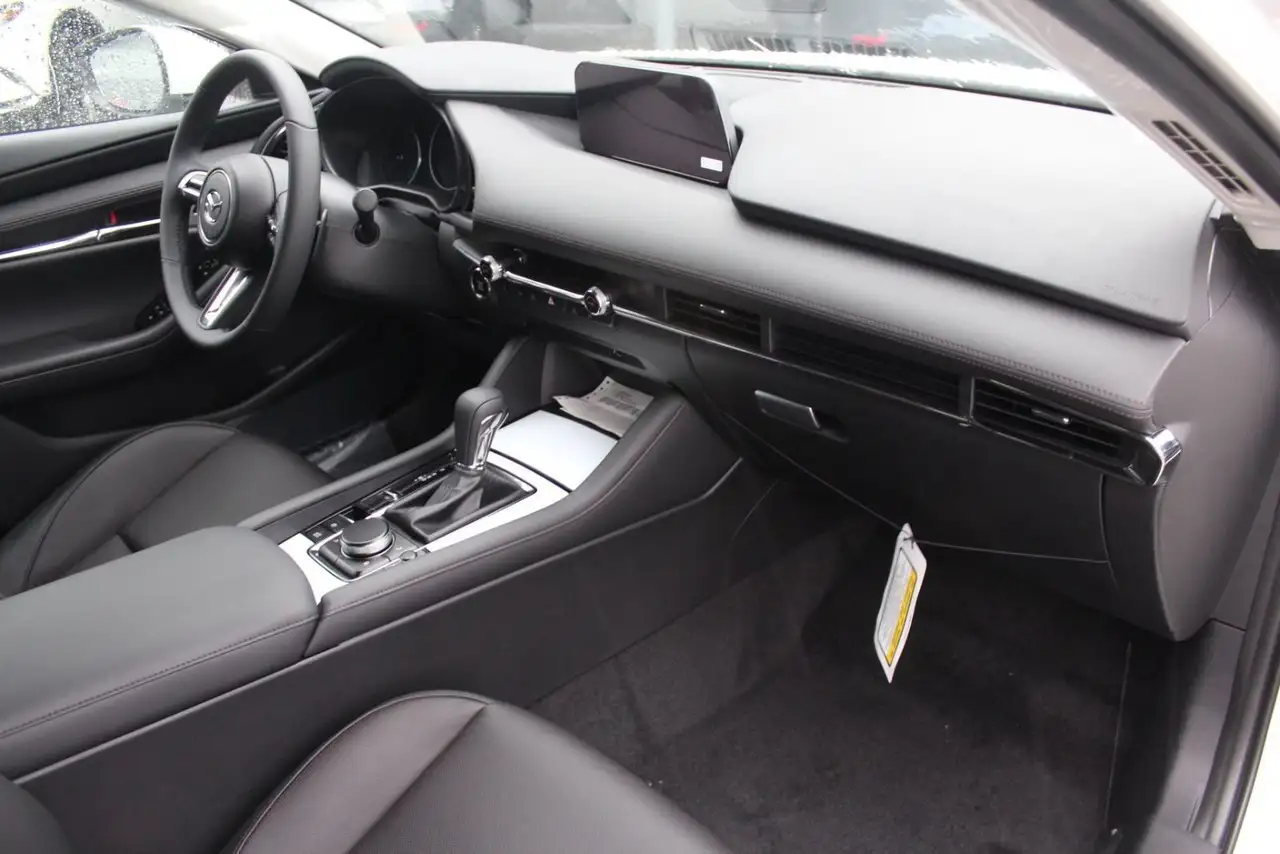 Mazda 3 снимка Mazda 3