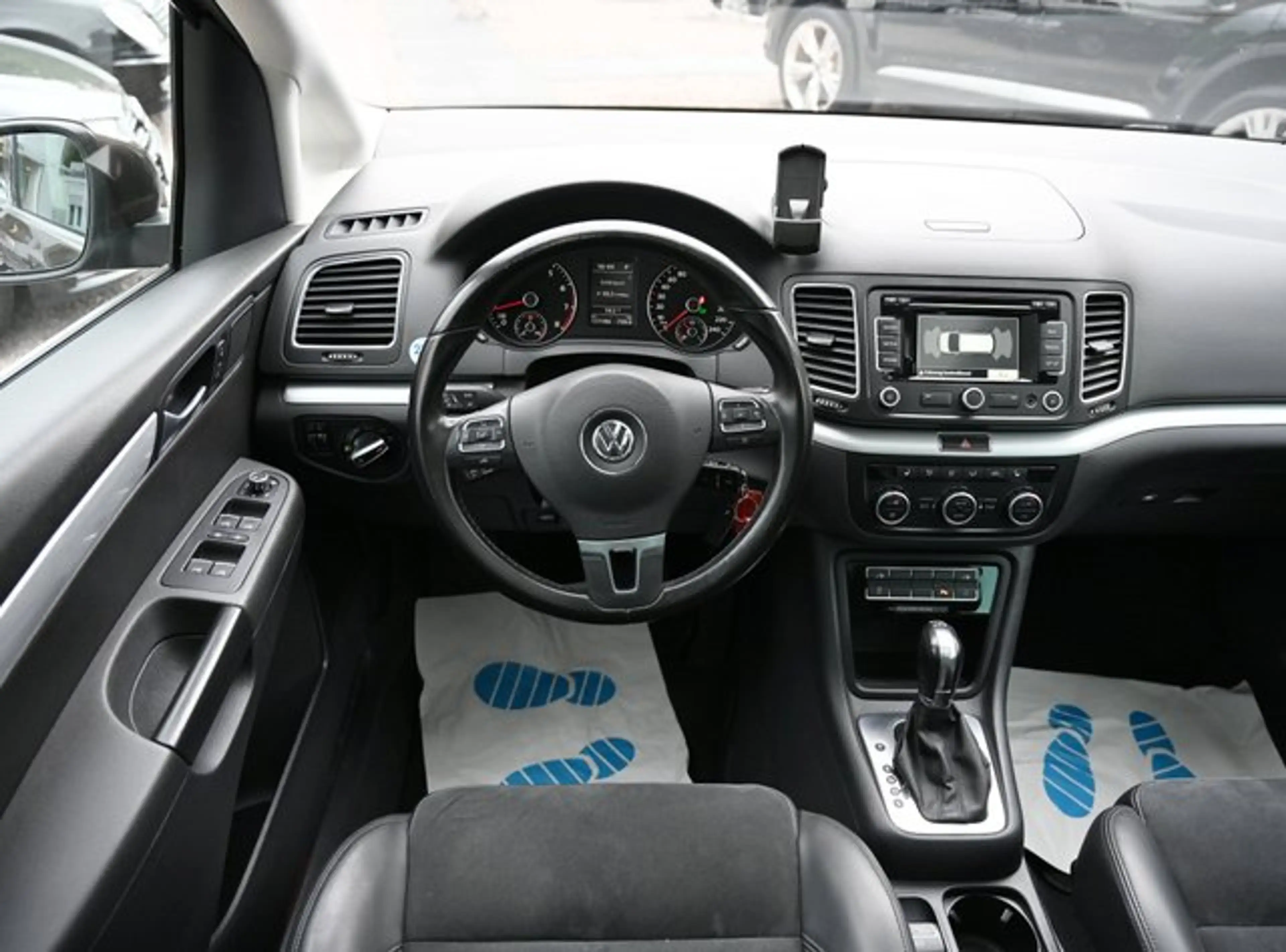 Volkswagen Sharan 2.0 TSI Highline 6SITZ*PANO*Navi*AHK* — photo 4