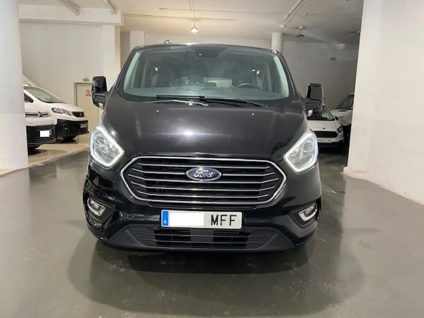 Ford Tourneo Custom 2.0 EcoBlue Titanium 150 Negro - 2