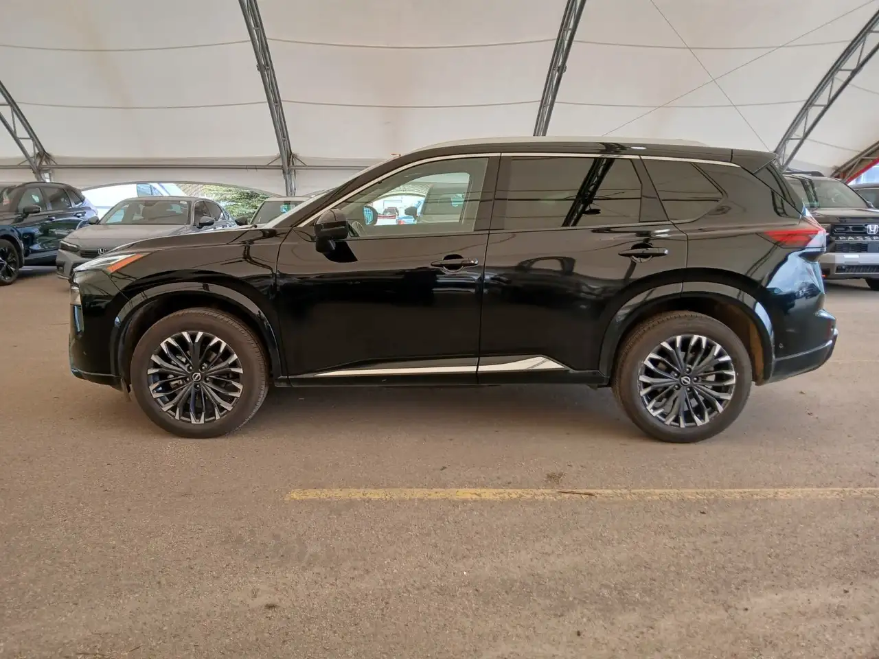 Nissan Rogue снимка Nissan Rogue