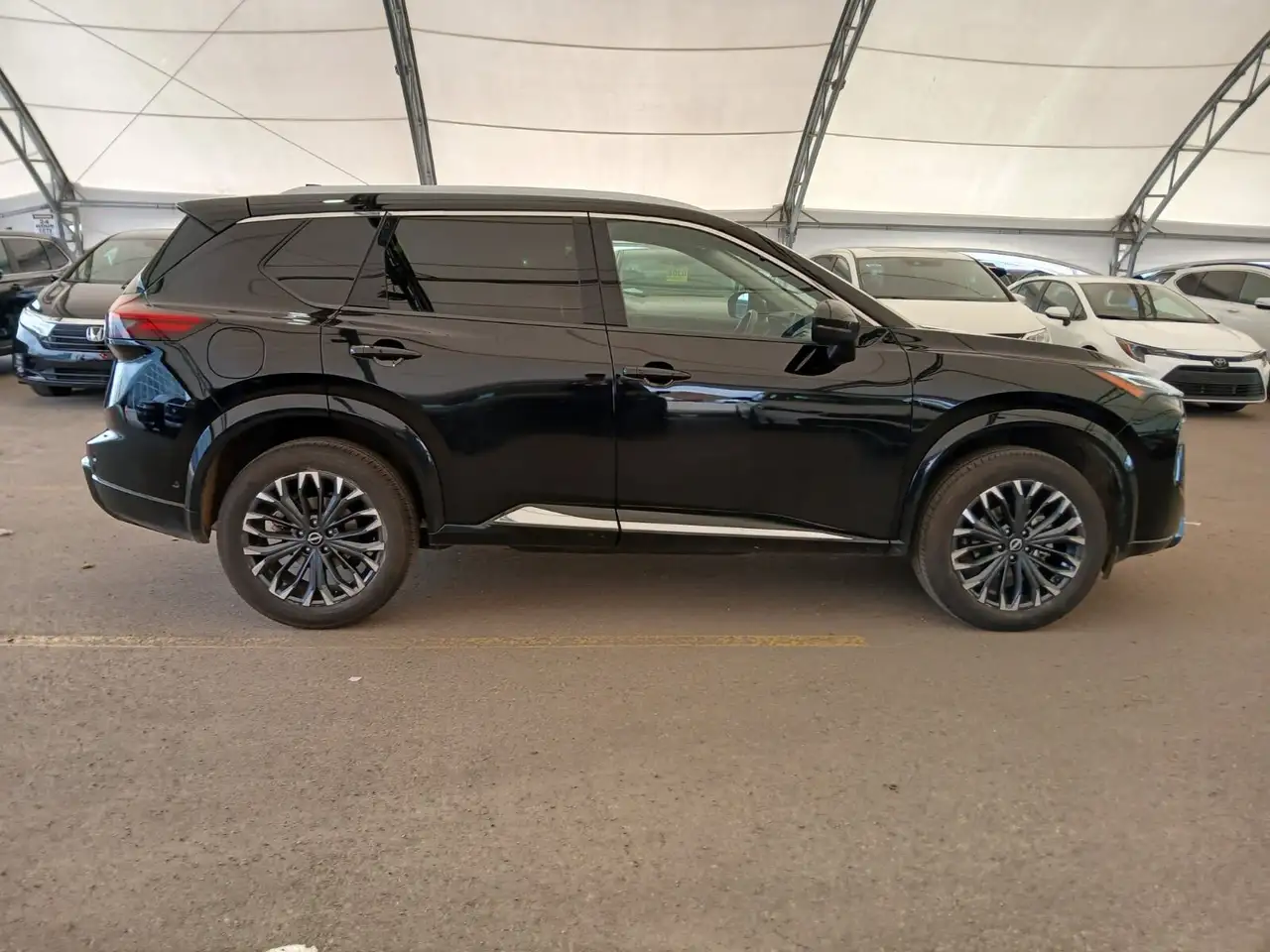 Nissan Rogue снимка Nissan Rogue