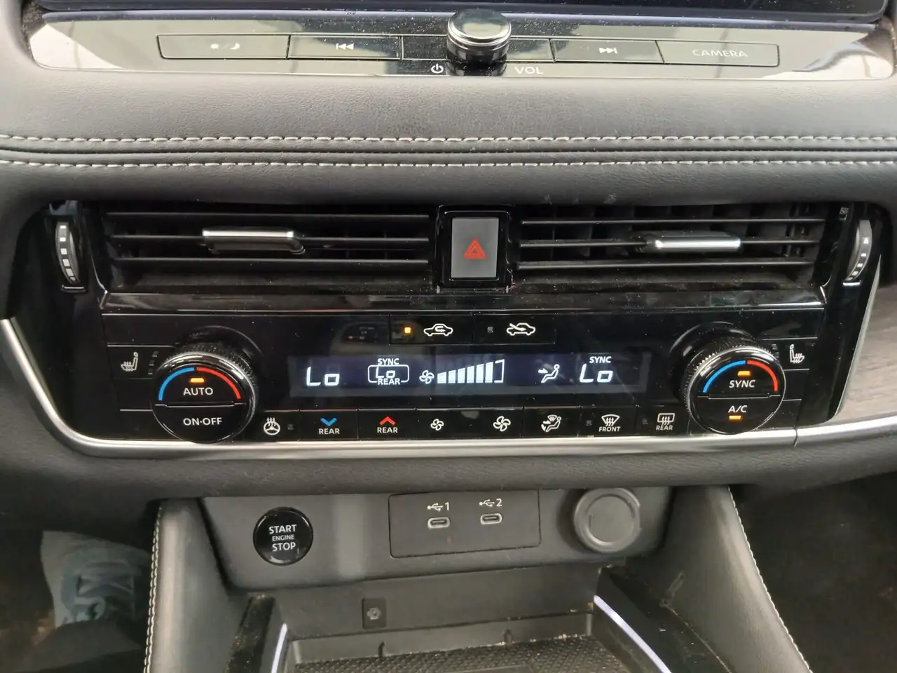Nissan Rogue снимка Nissan Rogue