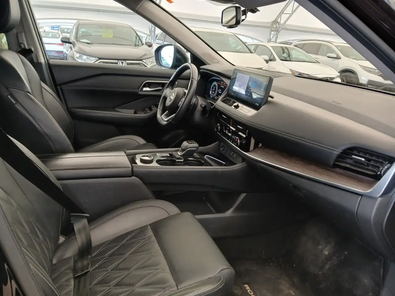 Nissan Rogue снимка Nissan Rogue