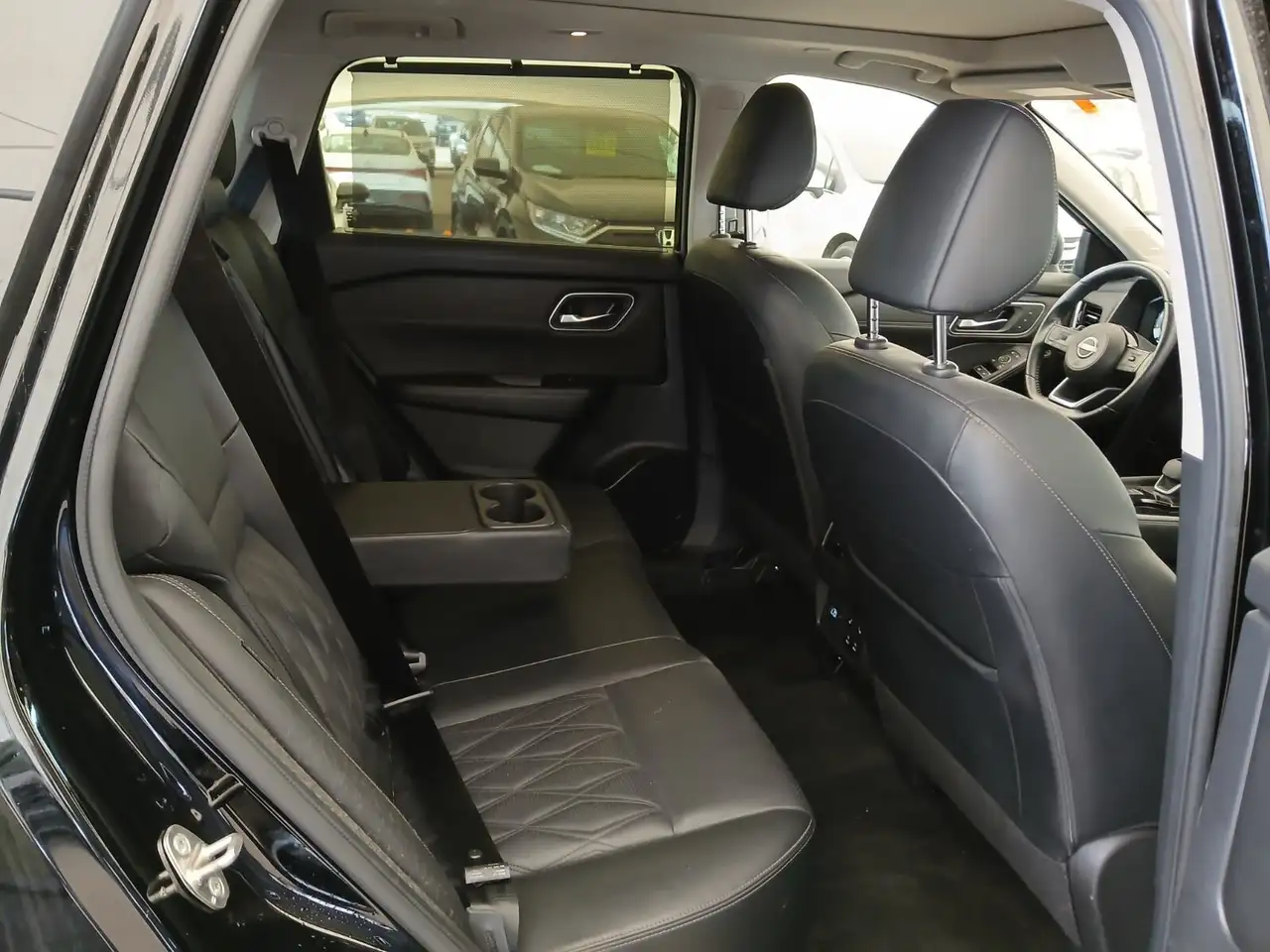 Nissan Rogue снимка Nissan Rogue