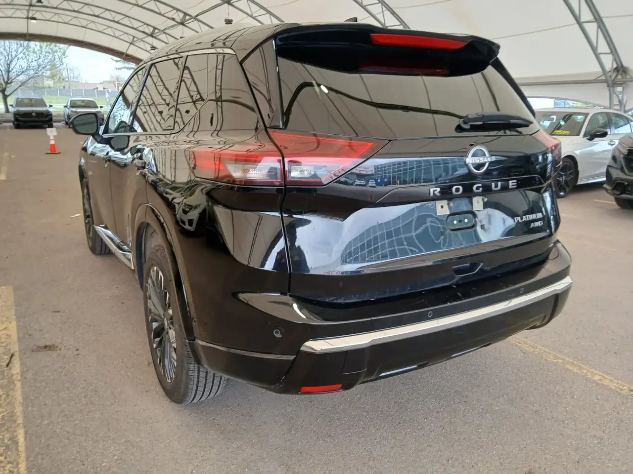 Nissan Rogue снимка Nissan Rogue