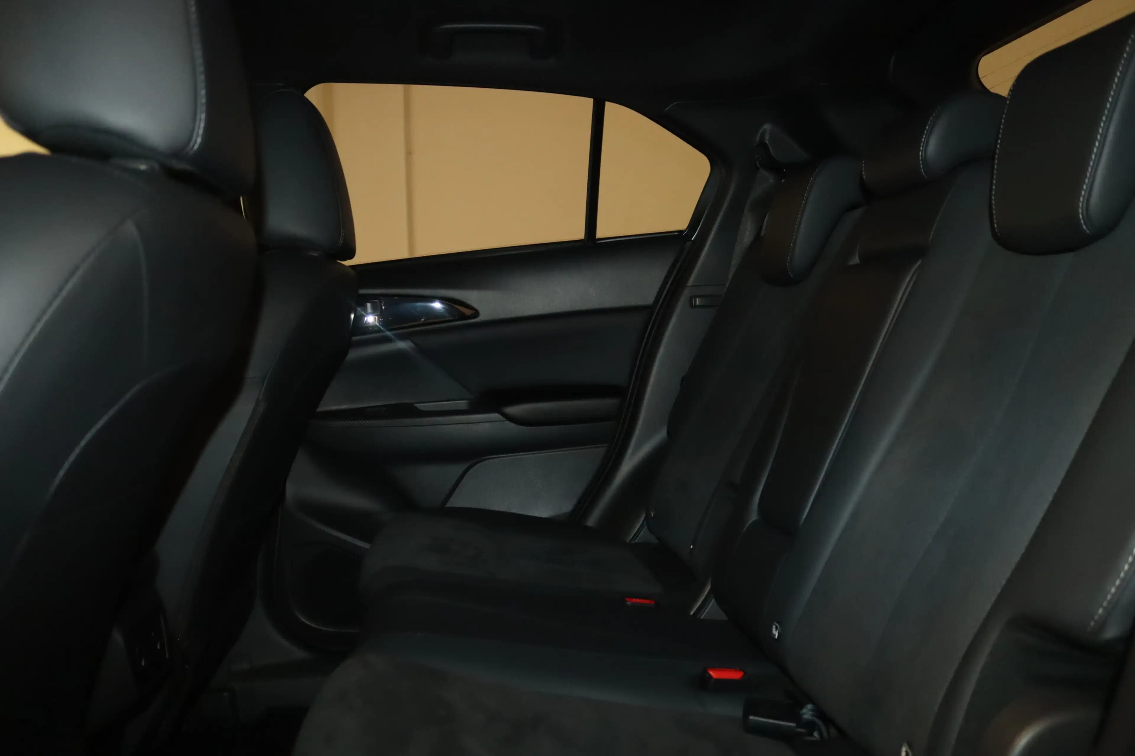 Mitsubishi Eclipse Cross Plus Select 4WD-360°-LED-4xSHZ-NAV — photo 12