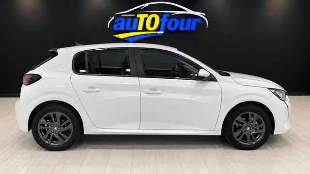 Peugeot 208 view 6