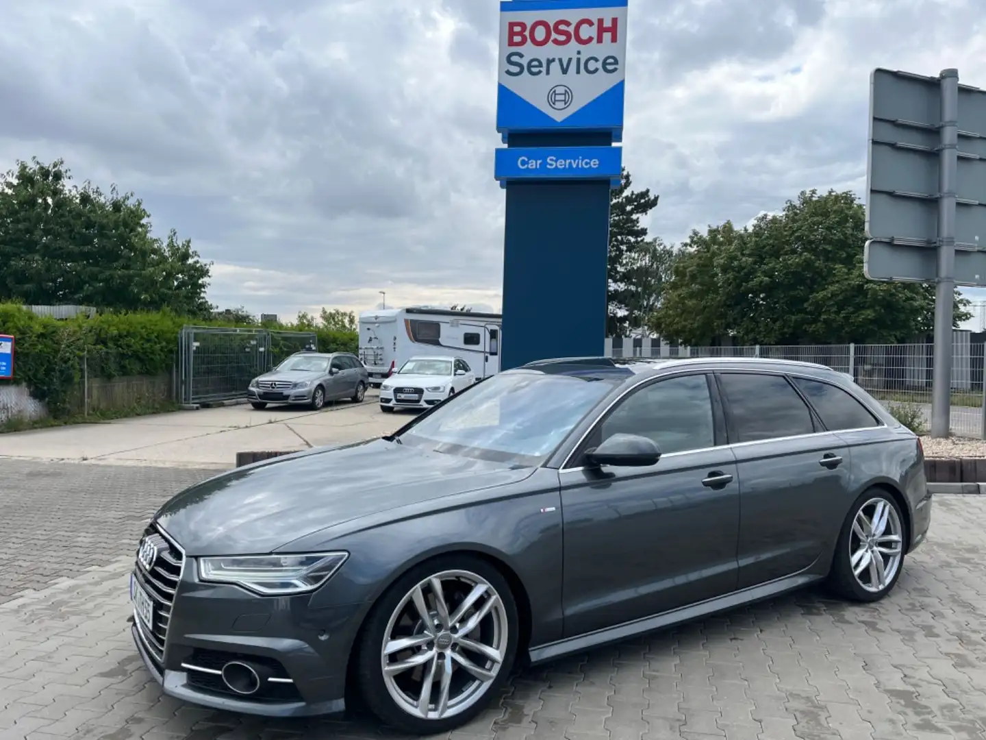 Audi A6 Avant 3.0 TDI quattro S-Line, Kamera, LED Grau - 1