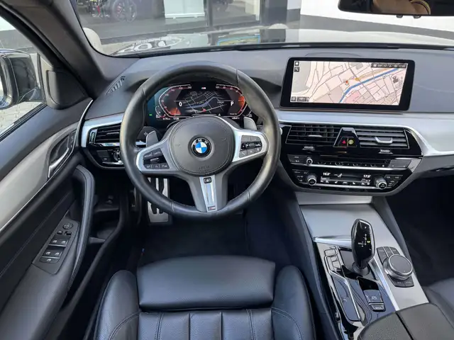 BMW 5 Series view 7
