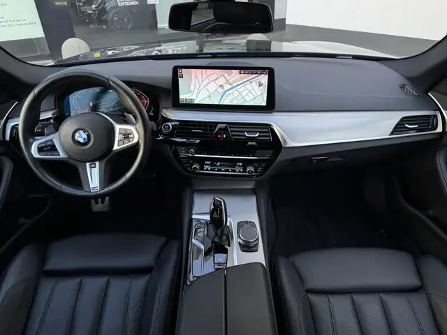 BMW 5 Series view 3