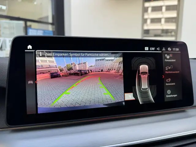 BMW 5 Series view 11