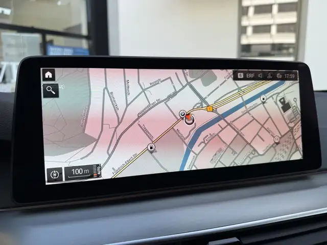 BMW 5 Series view 10