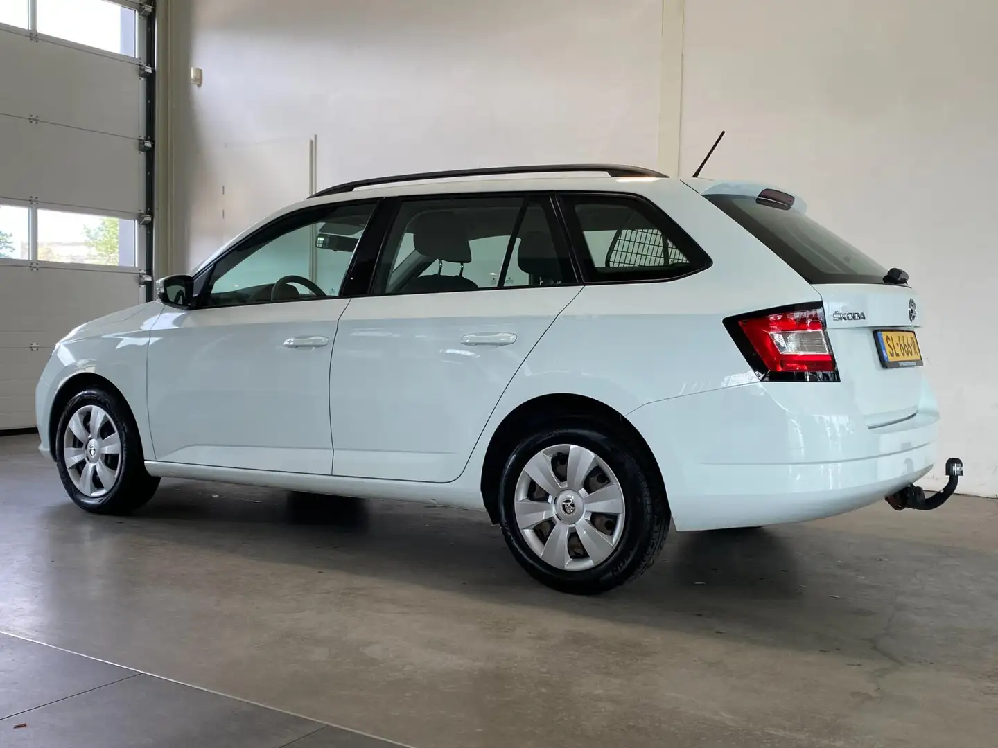 Skoda Fabia Combi 1.0 TSI 95PK Trekhaak NL-auto Wit - 2